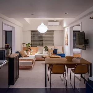Earthmans Osaka-jo 大阪市